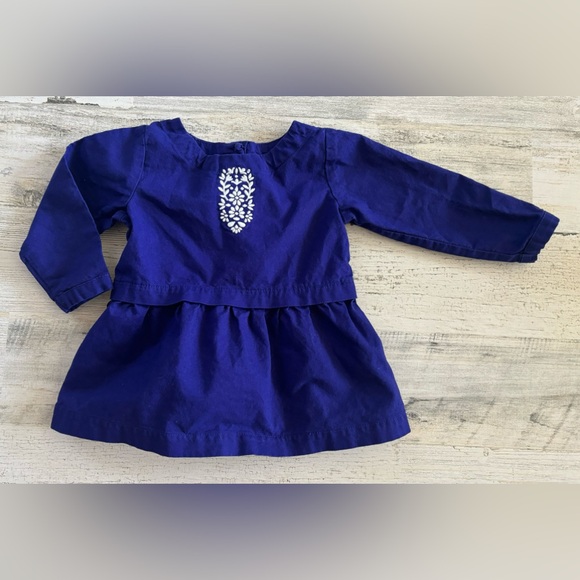 3/$9 - Carter’s Girls Long Sleeve Top Size 9 months - Picture 1 of 3